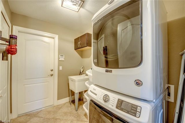 515 SW 29th TER, Cape Coral, FL 33914