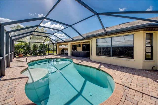 515 SW 29th TER, Cape Coral, FL 33914