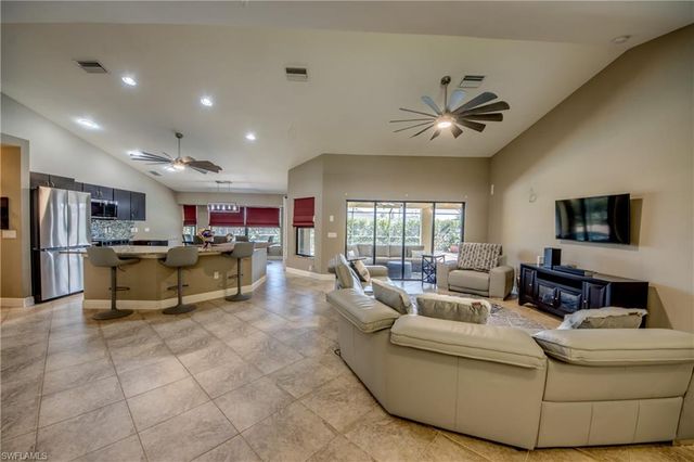 515 SW 29th TER, Cape Coral, FL 33914