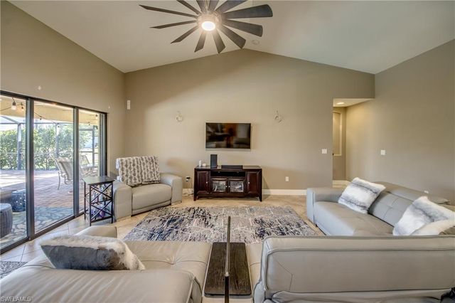 515 SW 29th TER, Cape Coral, FL 33914