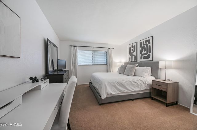 357 E THOMAS Road A208, Phoenix, AZ 85012