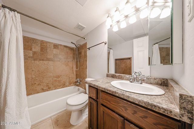 357 E THOMAS Road A208, Phoenix, AZ 85012