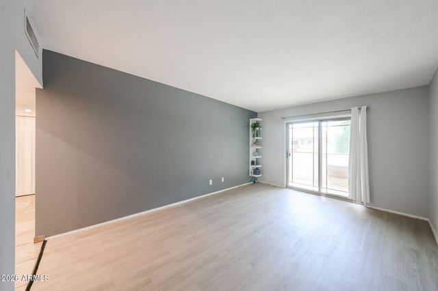 357 E THOMAS Road A208, Phoenix, AZ 85012