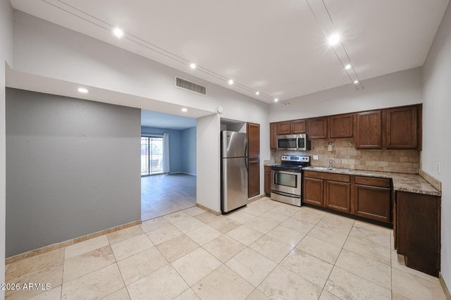 357 E THOMAS Road A208, Phoenix, AZ 85012