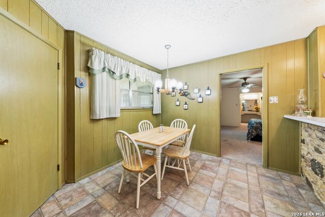 210 KIMBERLY DR, Universal City, TX 78148