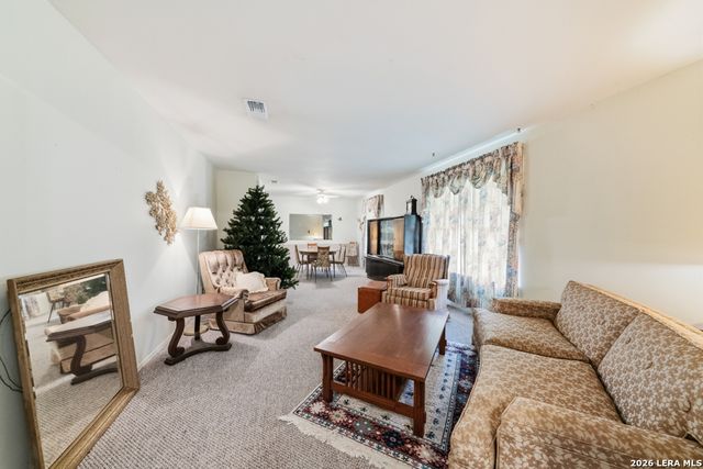 210 KIMBERLY DR, Universal City, TX 78148