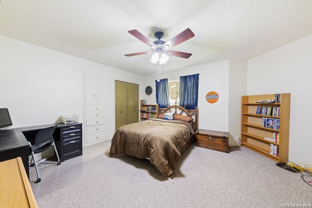 210 KIMBERLY DR, Universal City, TX 78148