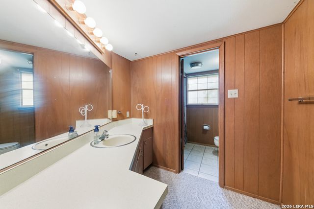 210 KIMBERLY DR, Universal City, TX 78148