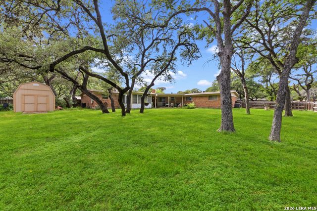 210 KIMBERLY DR, Universal City, TX 78148