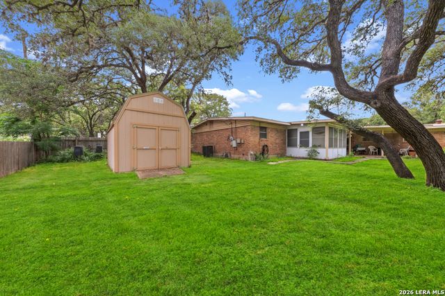 210 KIMBERLY DR, Universal City, TX 78148