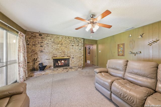 210 KIMBERLY DR, Universal City, TX 78148