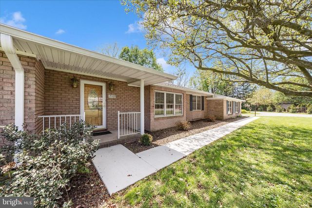 19103 WOODHILL DR, Hagerstown, MD 21742