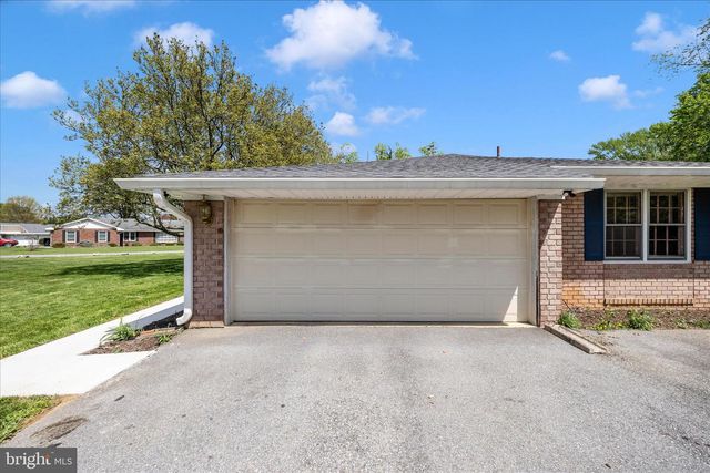 19103 WOODHILL DR, Hagerstown, MD 21742