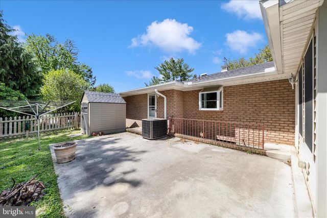 19103 WOODHILL DR, Hagerstown, MD 21742