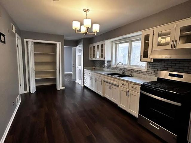3255 S 61st Court 2, Cicero, IL 60804