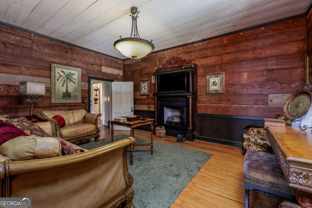 205 Carolina Street, Dillard, GA 30537