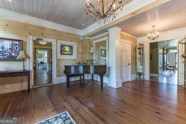 205 Carolina Street, Dillard, GA 30537