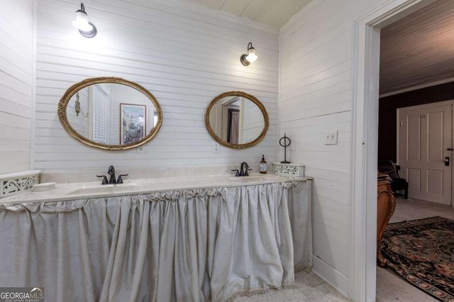 205 Carolina Street, Dillard, GA 30537