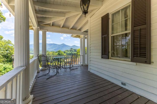 205 Carolina Street, Dillard, GA 30537