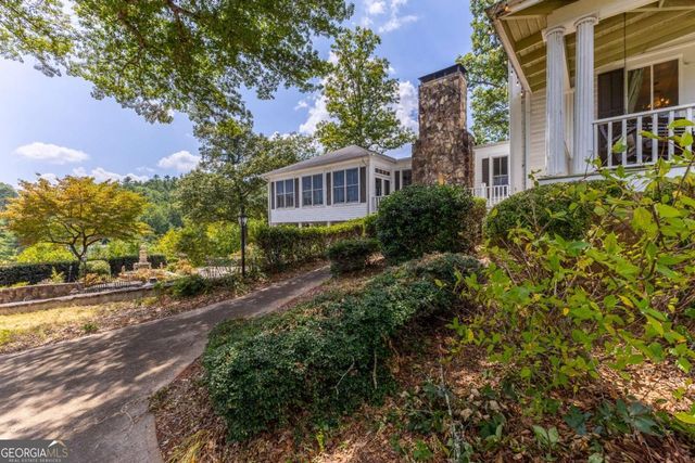 205 Carolina Street, Dillard, GA 30537