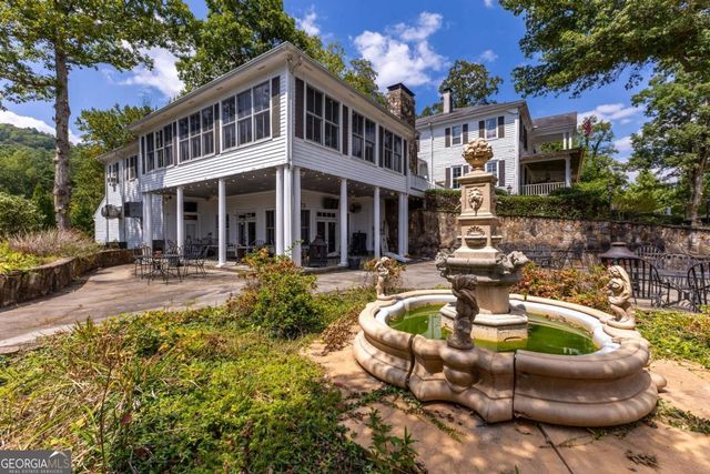 205 Carolina Street, Dillard, GA 30537