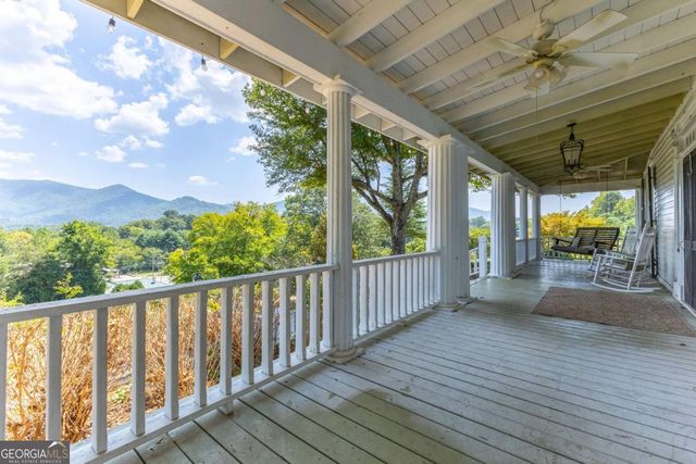 205 Carolina Street, Dillard, GA 30537