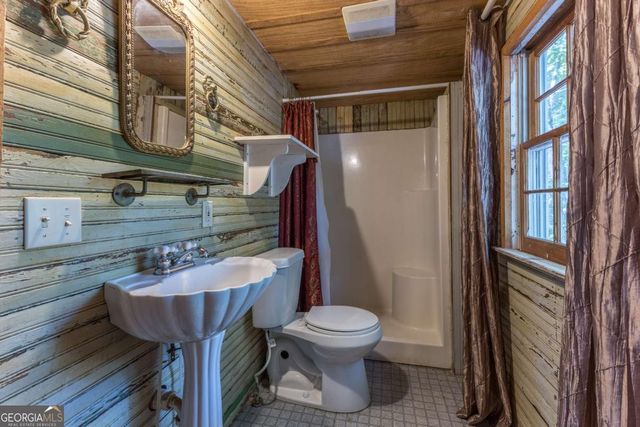 205 Carolina Street, Dillard, GA 30537