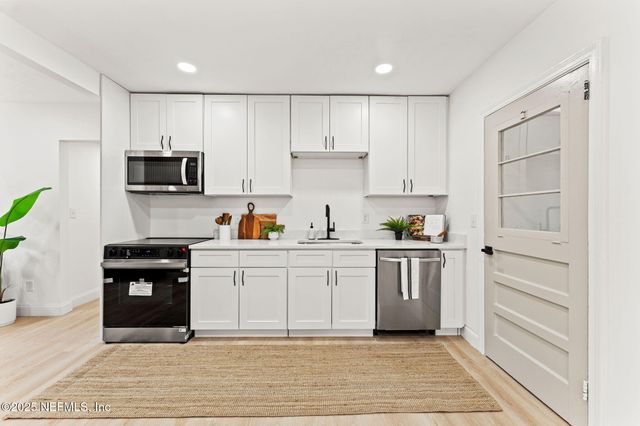 1436 FOREST HILLS Road, Jacksonville, FL 32208