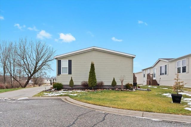 11214 Woodchester Court, South Lyon, MI 48178