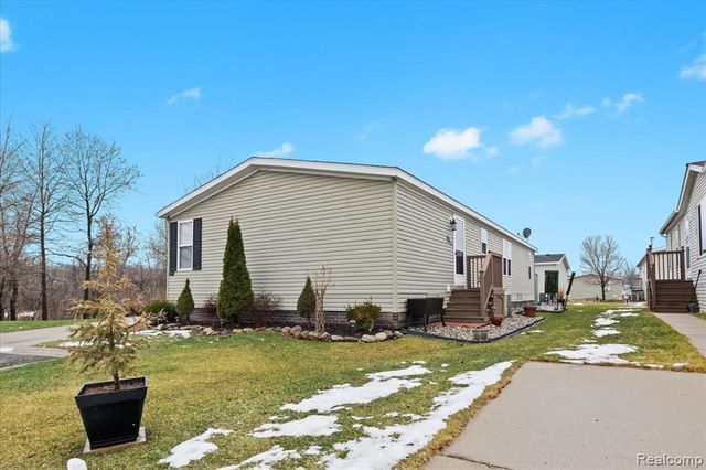 11214 Woodchester Court, South Lyon, MI 48178