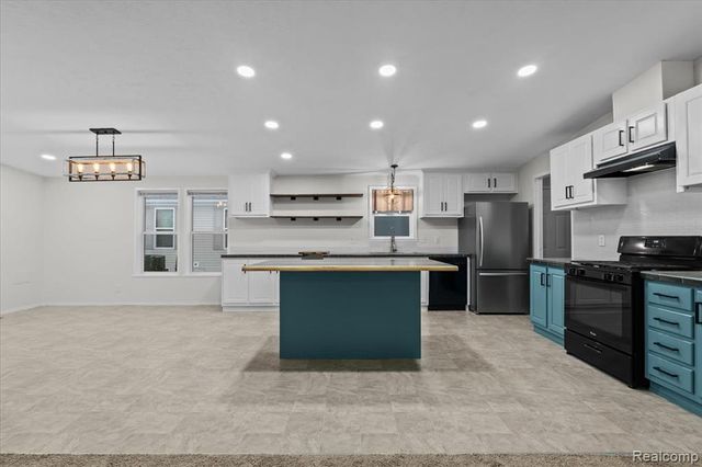 11214 Woodchester Court, South Lyon, MI 48178