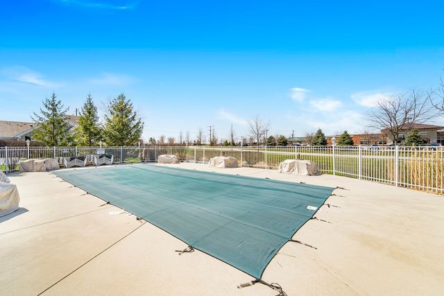 16519 S Fox Run Circle, Plainfield, IL 60586