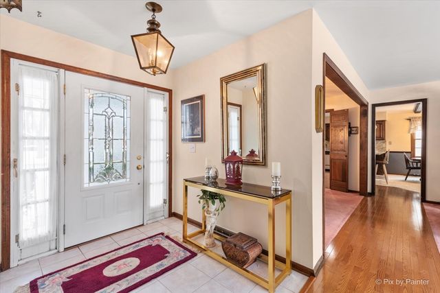 145 Sherwood Drive, Cary, IL 60013