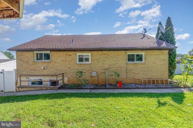 310 S BROAD ST, Mechanicsburg, PA 17055