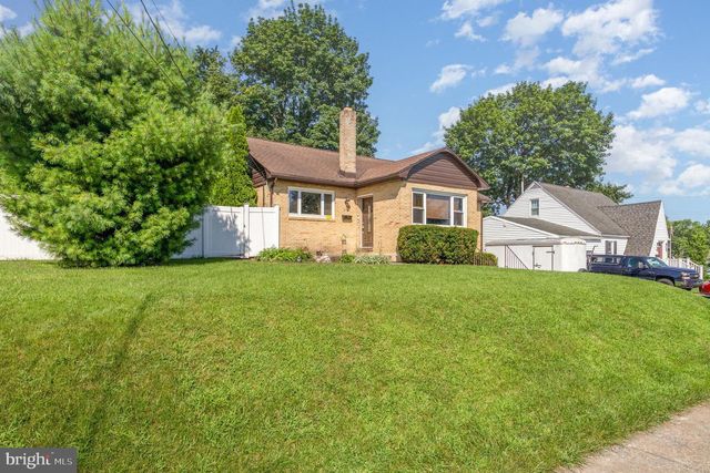 310 S BROAD ST, Mechanicsburg, PA 17055