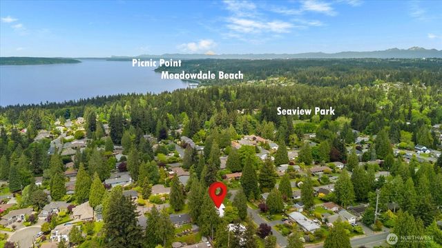 18722 84th Avenue W, Edmonds, WA 98026