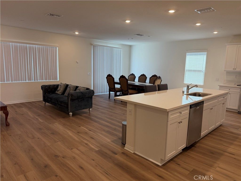 Image 3 of property listing at 7616 Nectarsweet Drive, Riverside, CA 92507