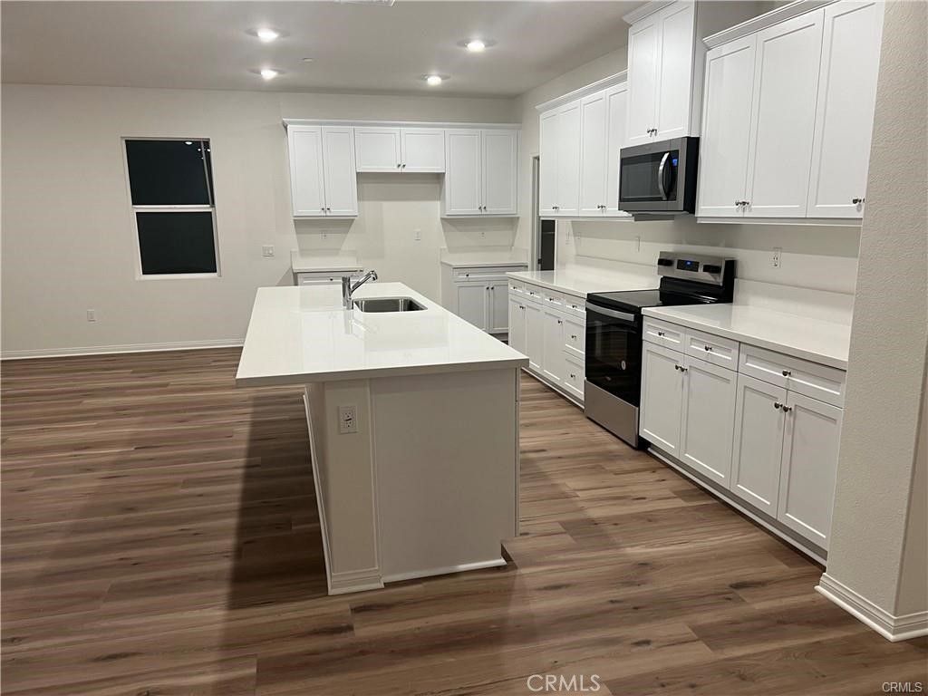 Image 4 of property listing at 7616 Nectarsweet Drive, Riverside, CA 92507