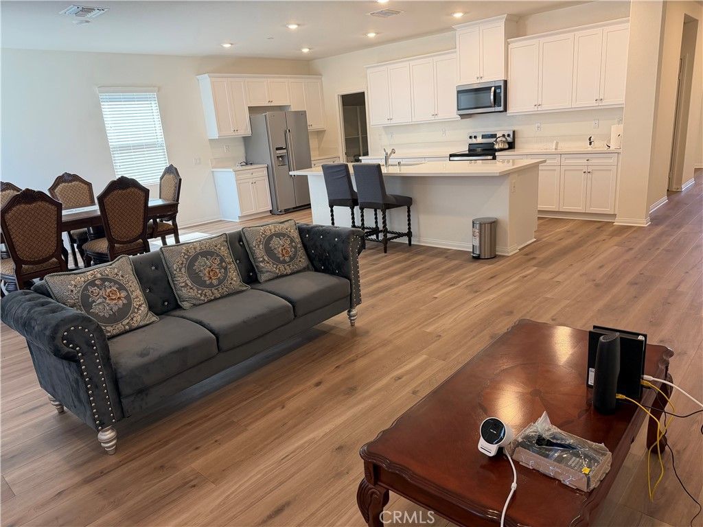 Image 6 of property listing at 7616 Nectarsweet Drive, Riverside, CA 92507