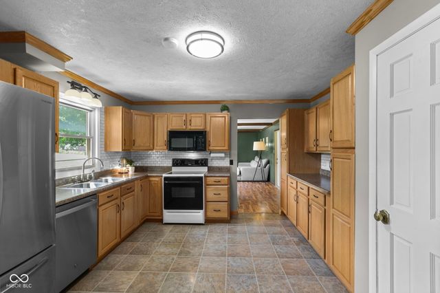 356 N County Road 300 E, Danville, IN 46122