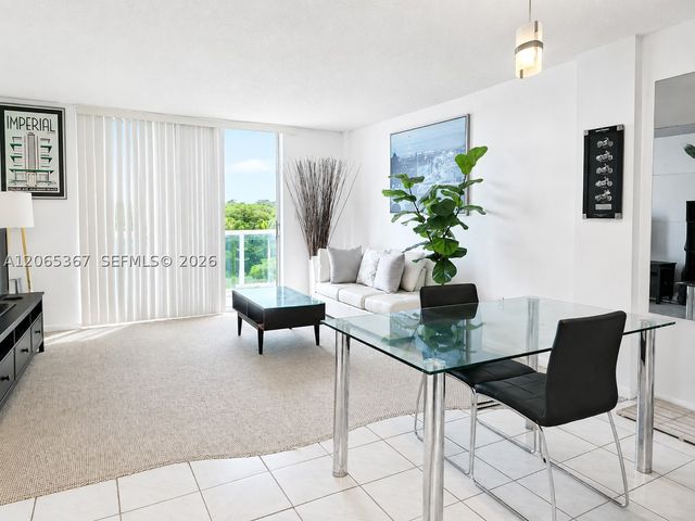 2841 NE 163rd St 608, North Miami Beach, FL 33160