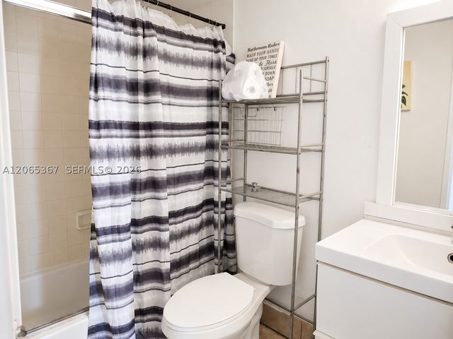 2841 NE 163rd St 608, North Miami Beach, FL 33160