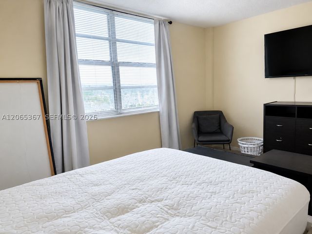 2841 NE 163rd St 608, North Miami Beach, FL 33160