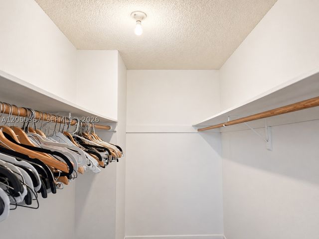 2841 NE 163rd St 608, North Miami Beach, FL 33160