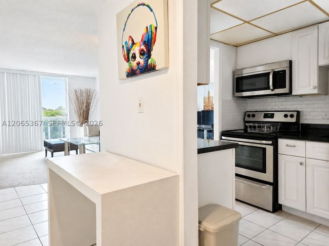 2841 NE 163rd St 608, North Miami Beach, FL 33160