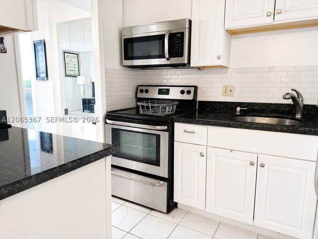 2841 NE 163rd St 608, North Miami Beach, FL 33160