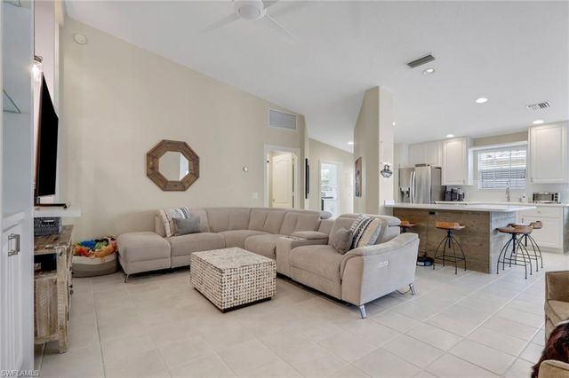 5365 Guadeloupe WAY, Naples, FL 34119