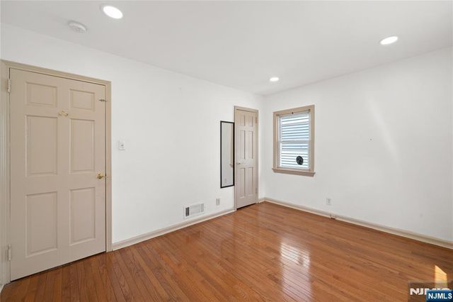 22 Cottage Lane, Clifton, NJ 07012