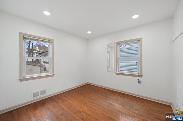 22 Cottage Lane, Clifton, NJ 07012
