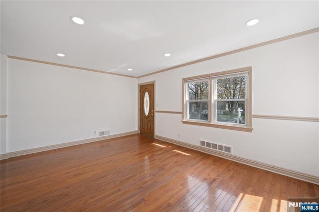 22 Cottage Lane, Clifton, NJ 07012